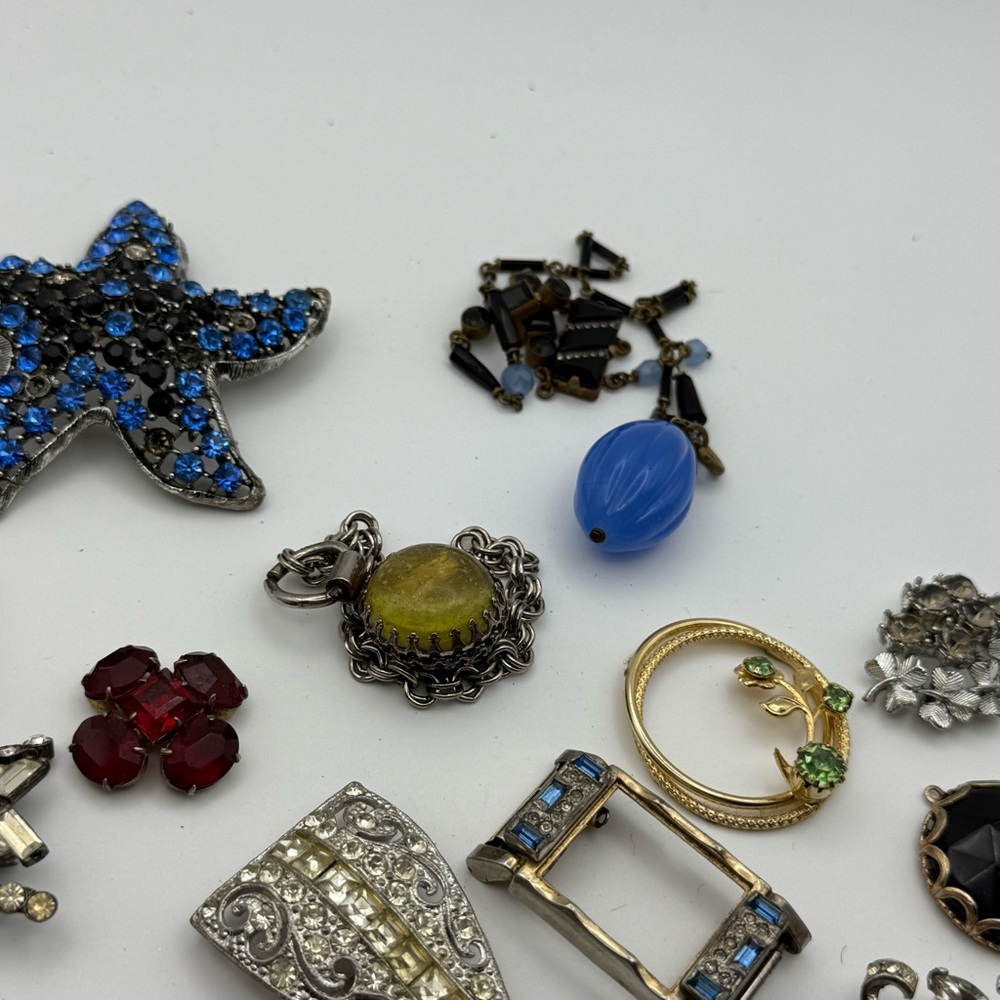 Elegant craft rhinestone Multi-Color Brooch Set - Picture 3 of 5